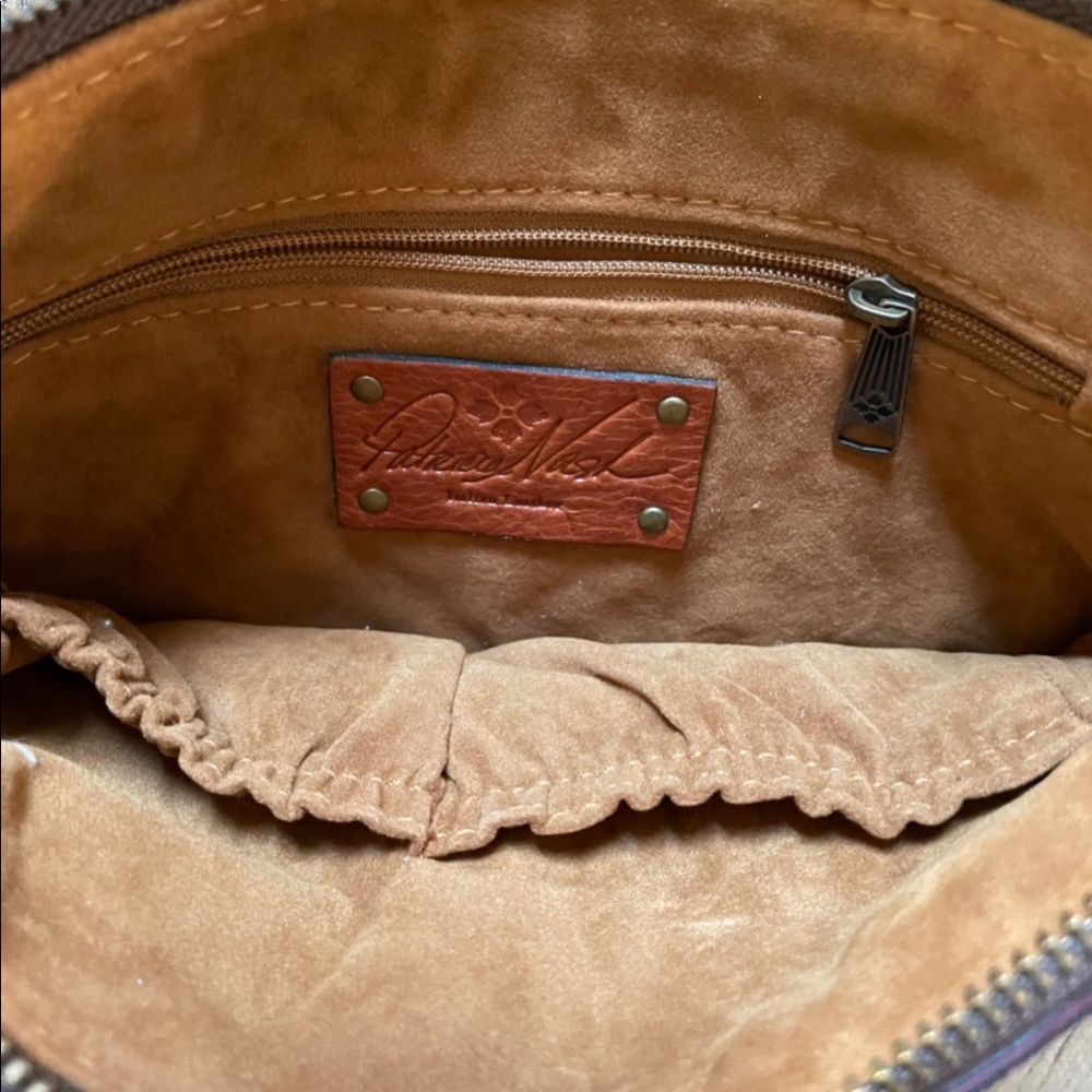 Excellent condition Patricia Nash Red Italian Leather Fringe Clutch Wristlet - Picture 2 of 2